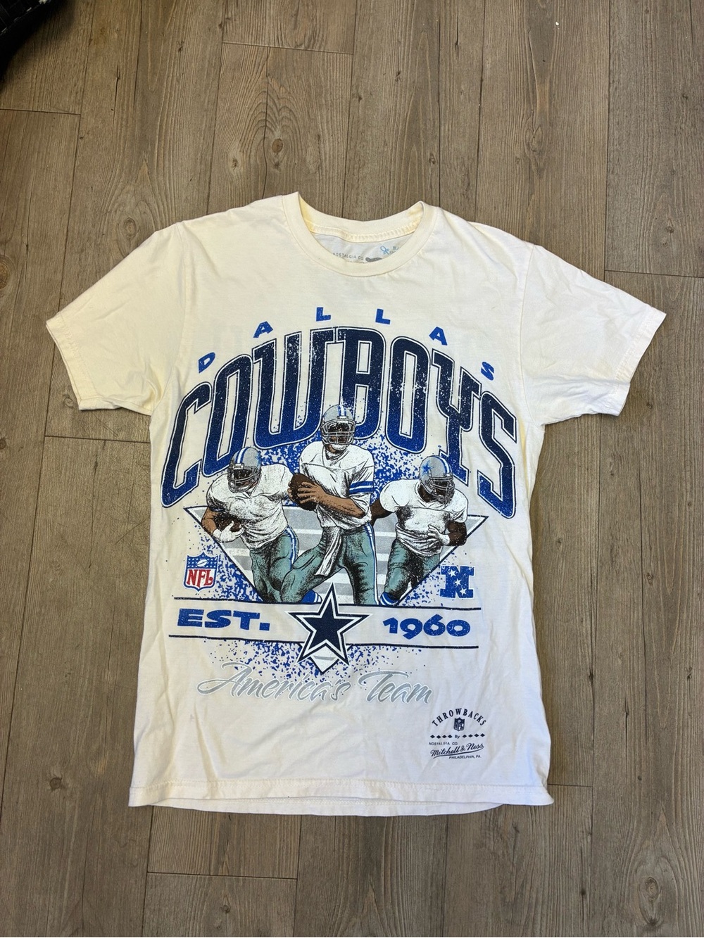 Mitchell & Ness White Dallas Cowboys Graphic Tee with Print Men’s Small